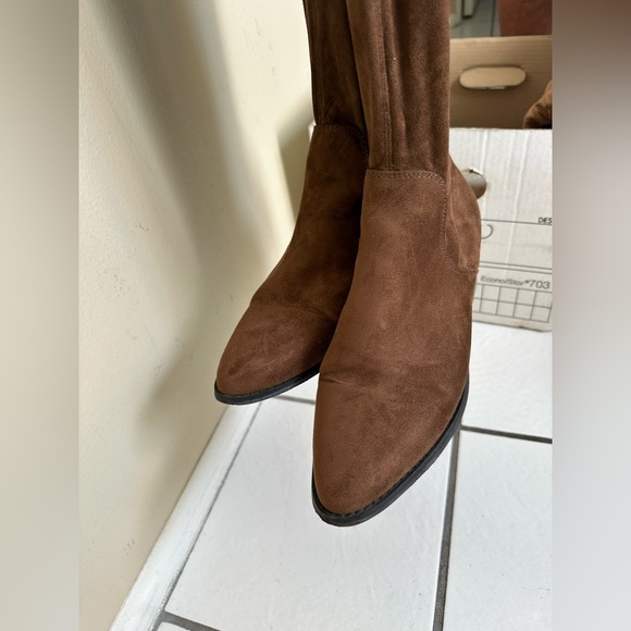 Brown Thigh High Boots - Picture 3 of 4